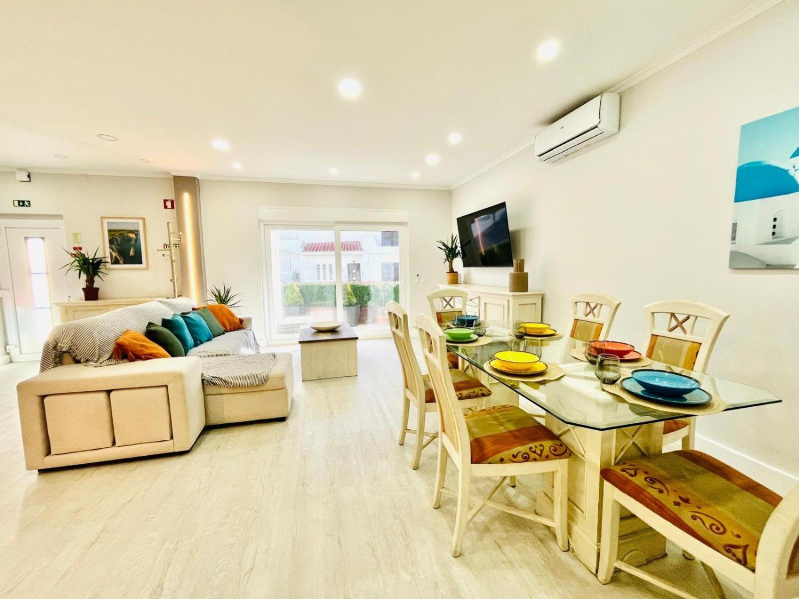Brisamarvilas Sea View, 5 Min Walk To Town & Holiday home *