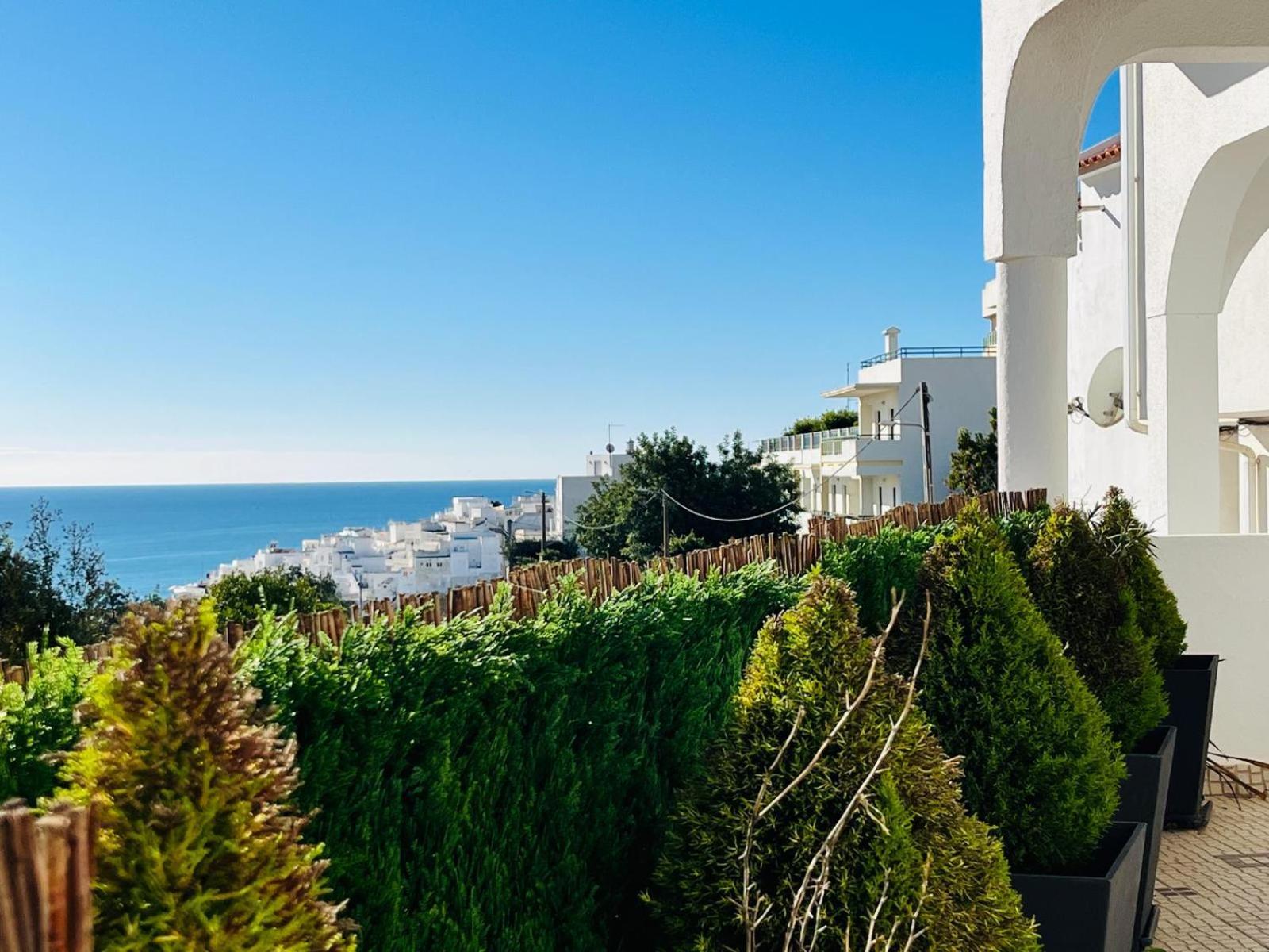 Brisamarvilas Sea View, 5 Min Walk To Town & Holiday home *